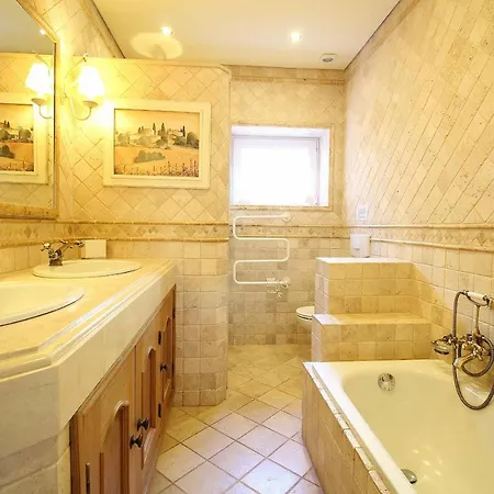 Villa Casa Bruella - Walk To Pool Wifi And Bbq *