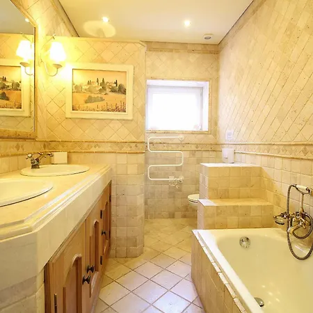 Casa Bruella - Walk To Pool Wifi And Bbq Villa