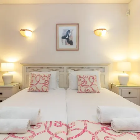 Casa Bruella - Walk To Pool Wifi And Bbq Villa *