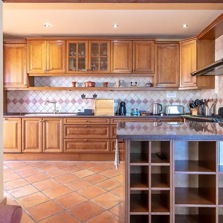 Casa Bruella - Walk To Pool Wifi And Bbq Villa *