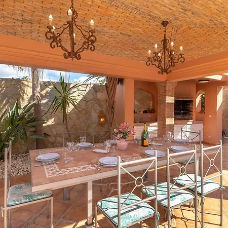 Casa Bruella - Walk To Pool Wifi And Bbq *